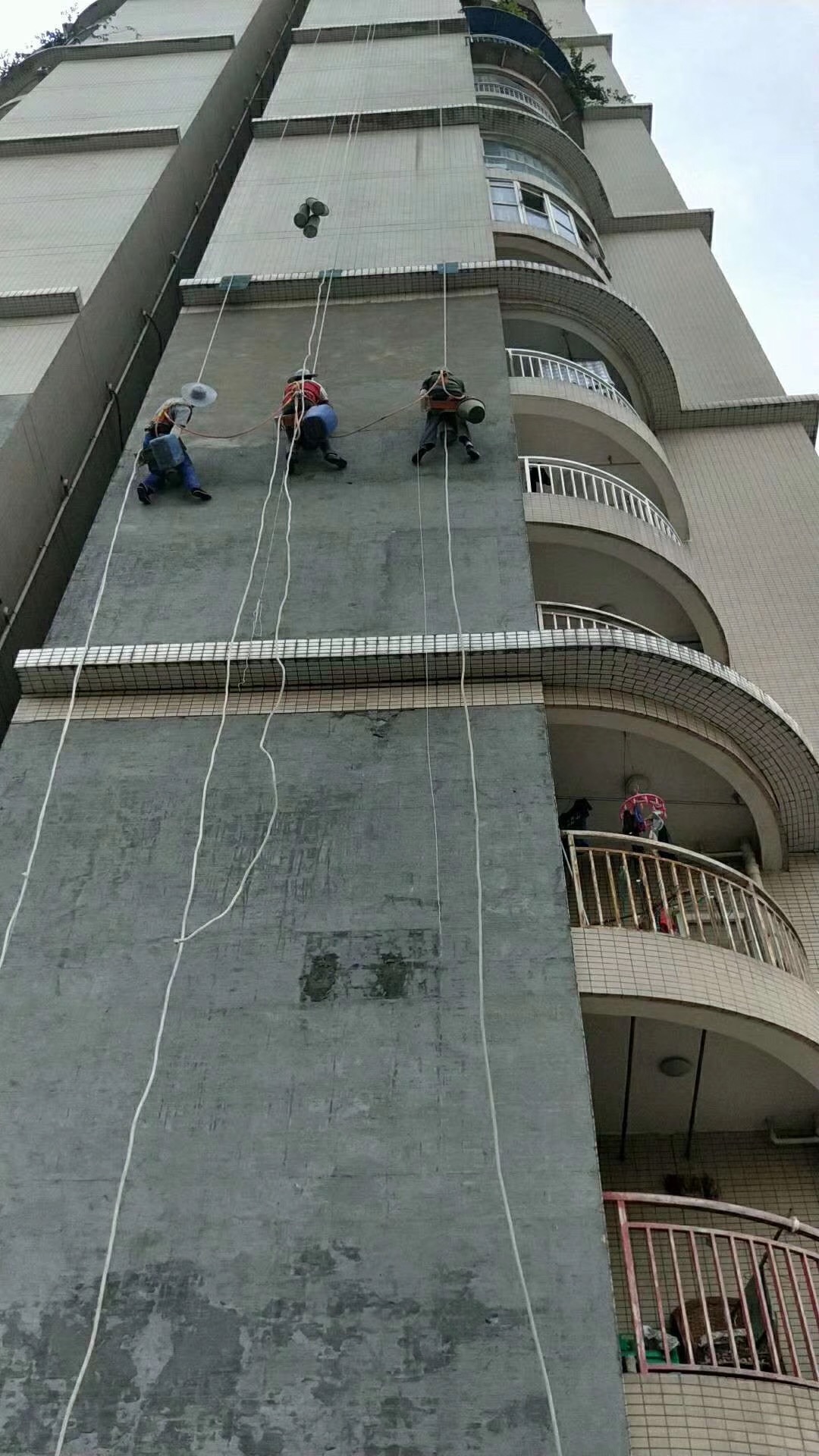 外墙砖脱落修复